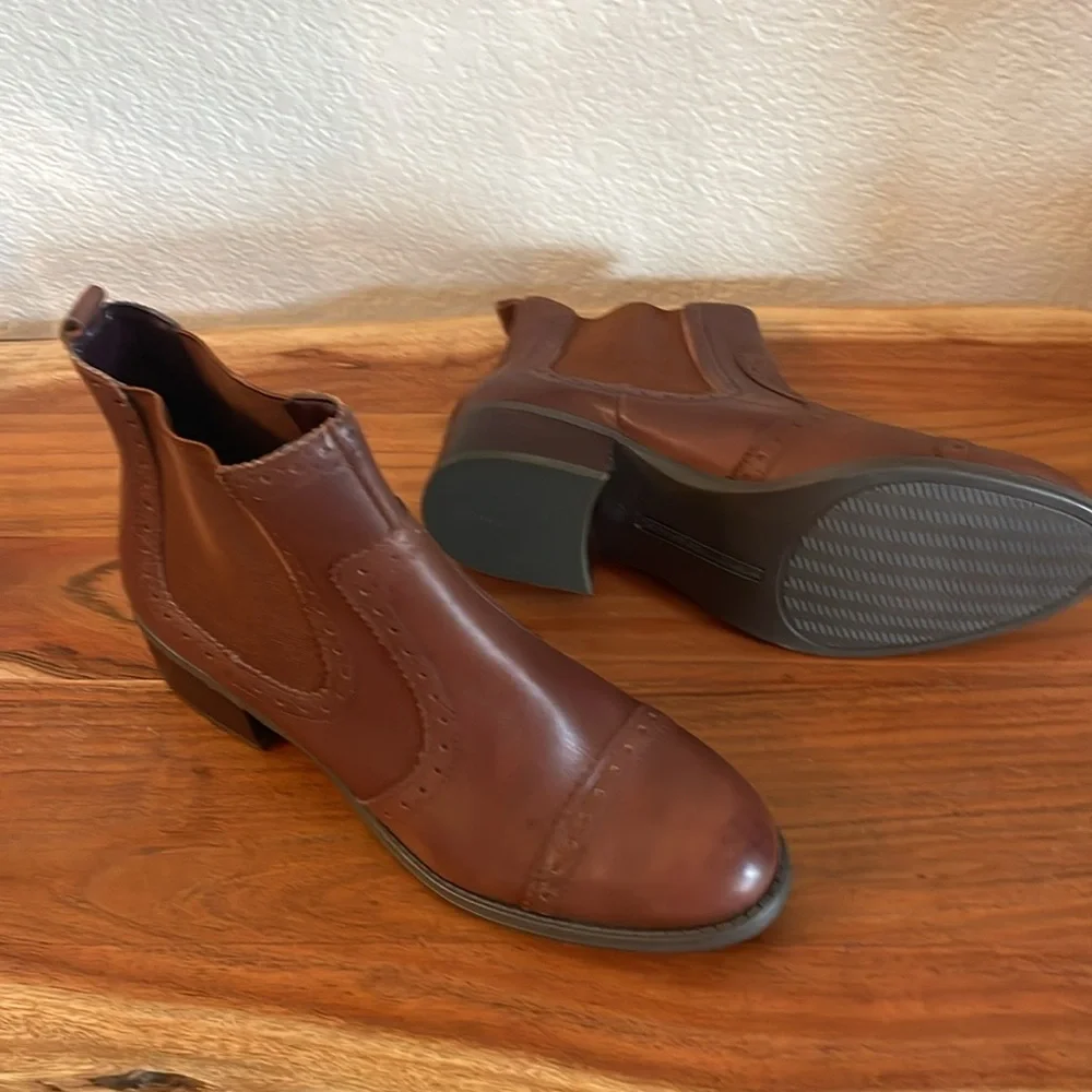 Tommy Hilfiger brown leather boots. Kamala style. - Picture 2 of 8